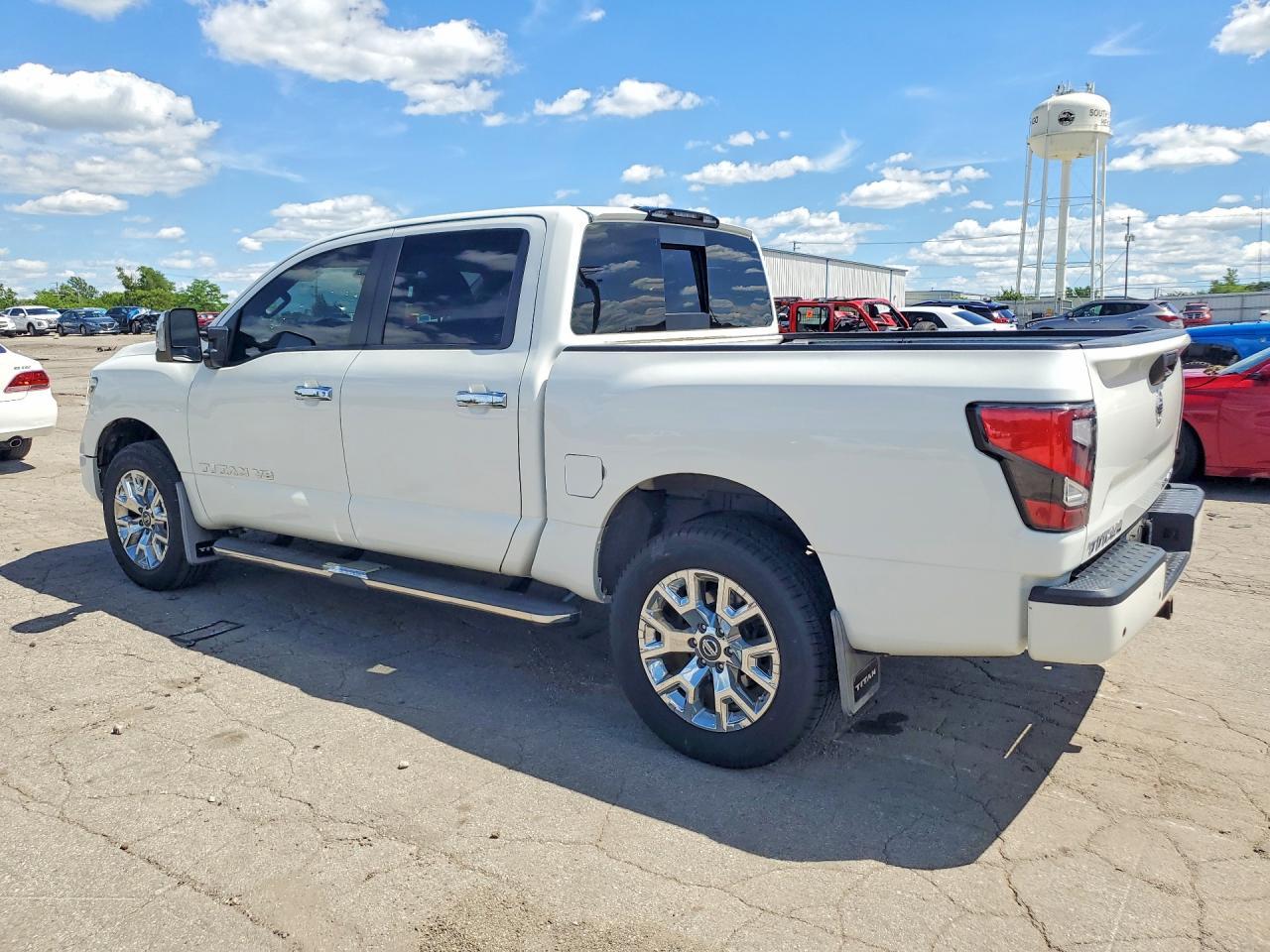 2020 Nissan Titan Sl - Image 2