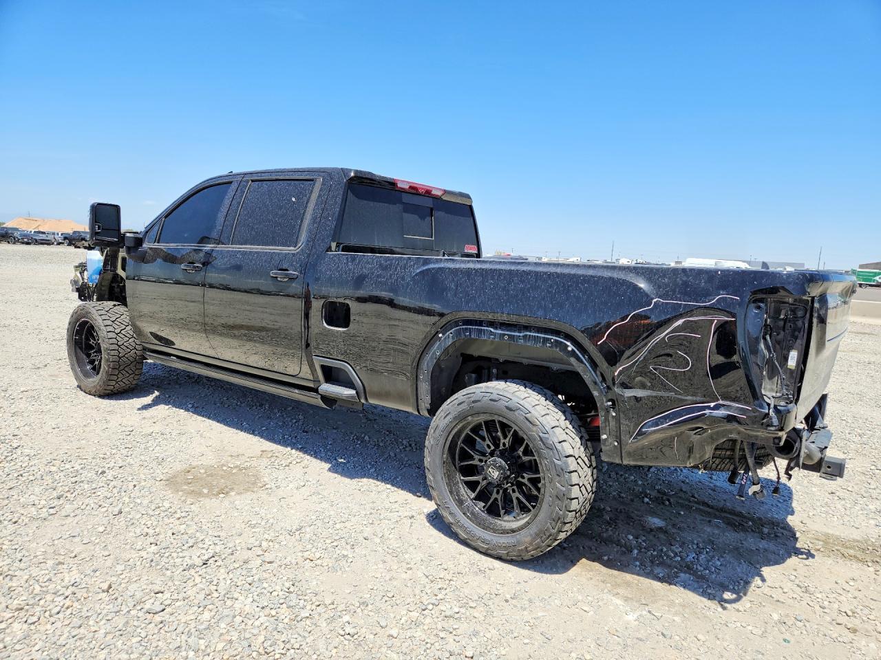 2024 GMC Sierra K3500 Denali Ultimate - Image 2
