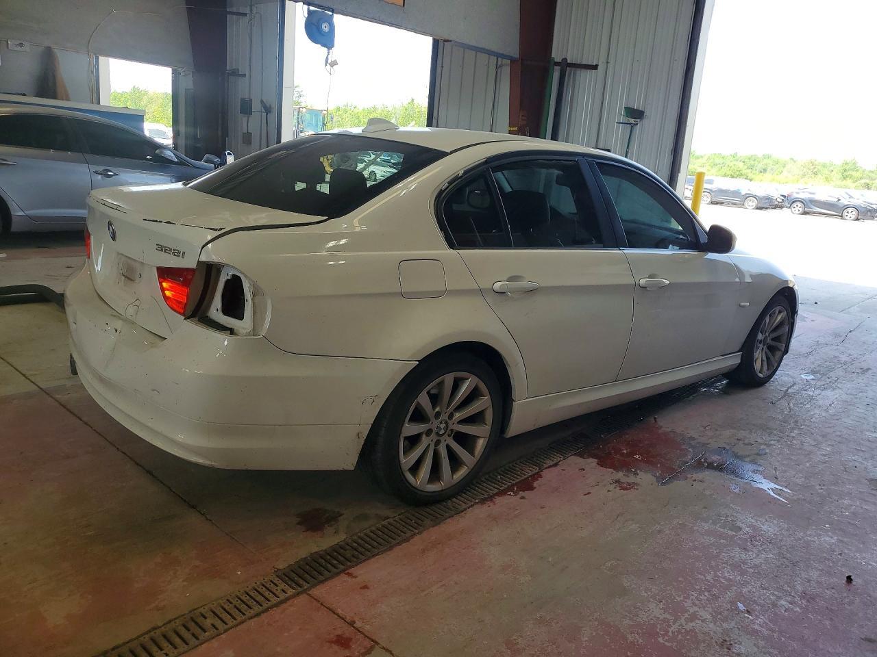 2011 BMW 328 Xi Sulev - Фото 3