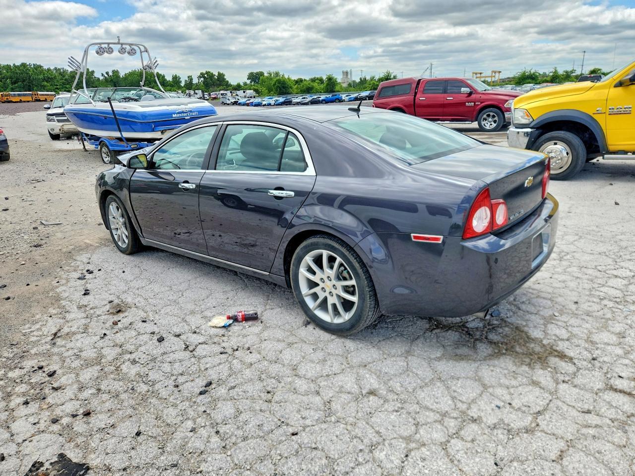 2011 Chevrolet Malibu Ltz - Image 2