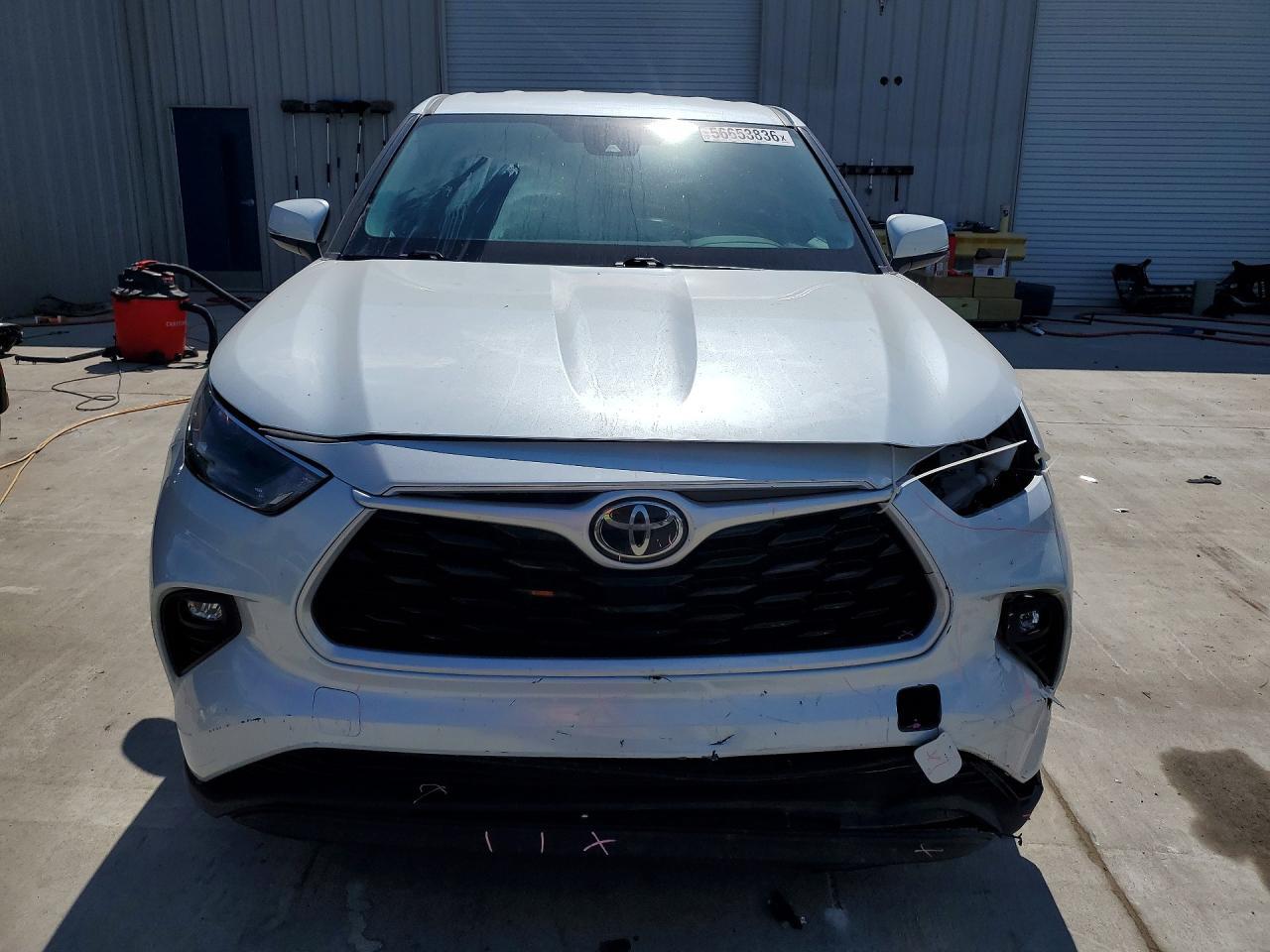 2023 Toyota Highlander Le - Image 5