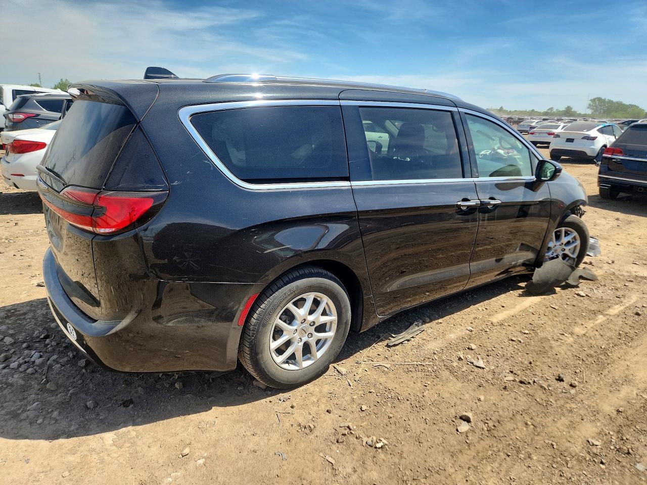 2021 Chrysler Pacifica Touring L - Фото 3