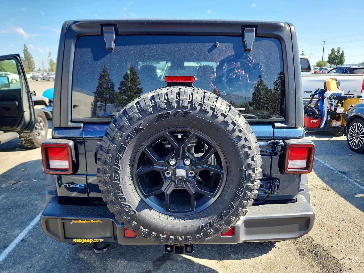 2025 Jeep Wrangler Sport 4Xe - Image 6