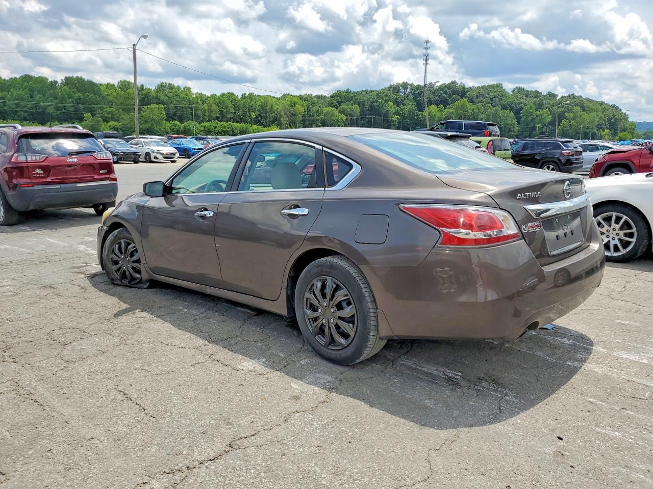 2015 Nissan Altima 2.5 S - Image 2