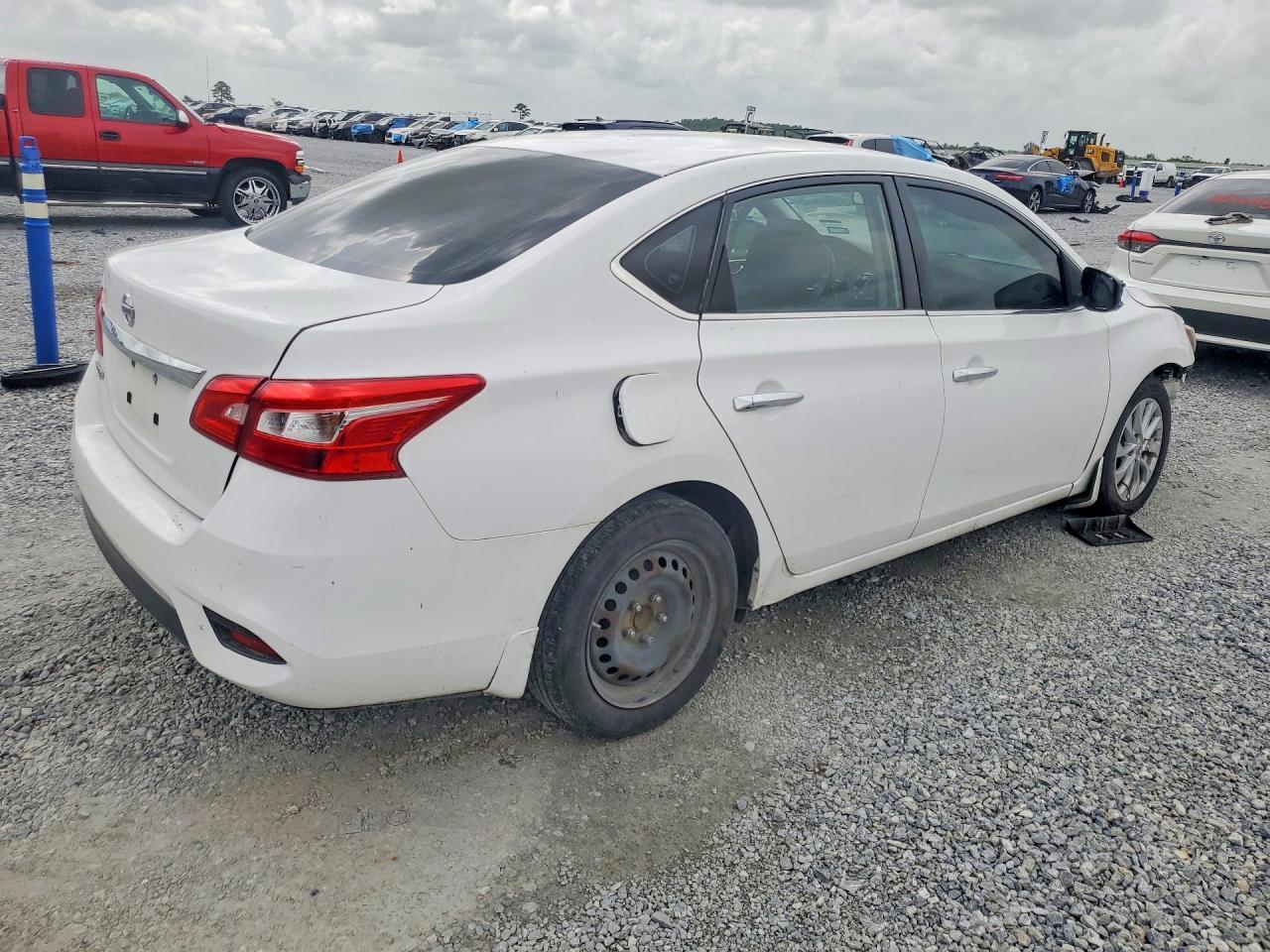 2019 Nissan Sentra S - Фото 3