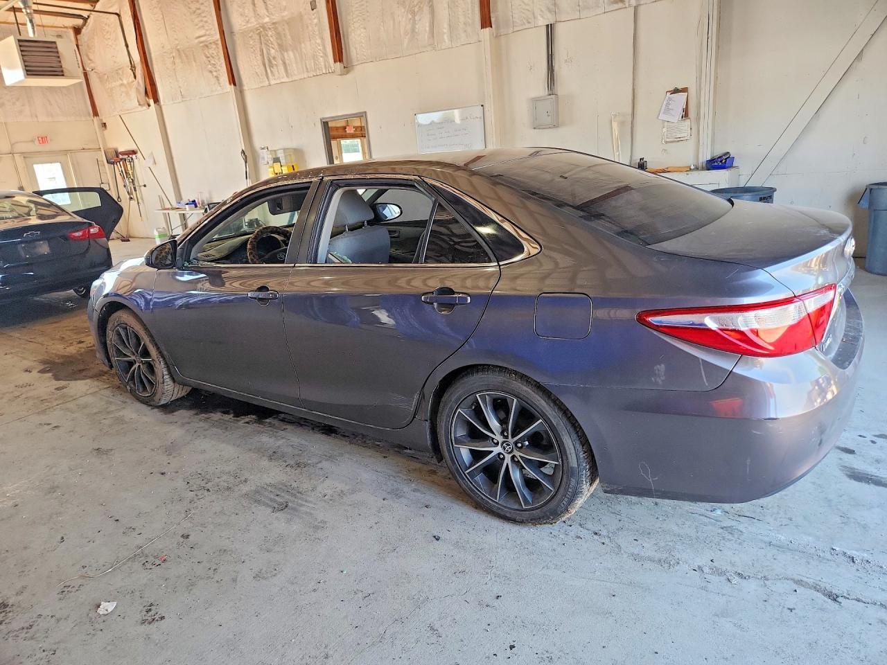 2015 Toyota Camry Le - Image 2