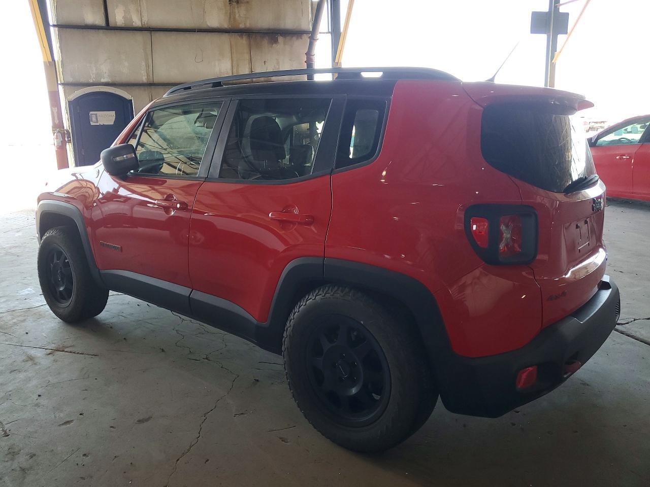 2015 Jeep Renegade Trailhawk - Image 2