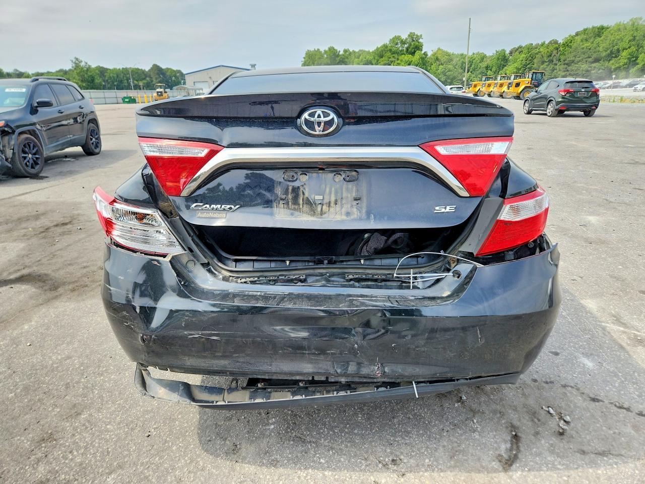 2016 Toyota Camry Se - Фото 6
