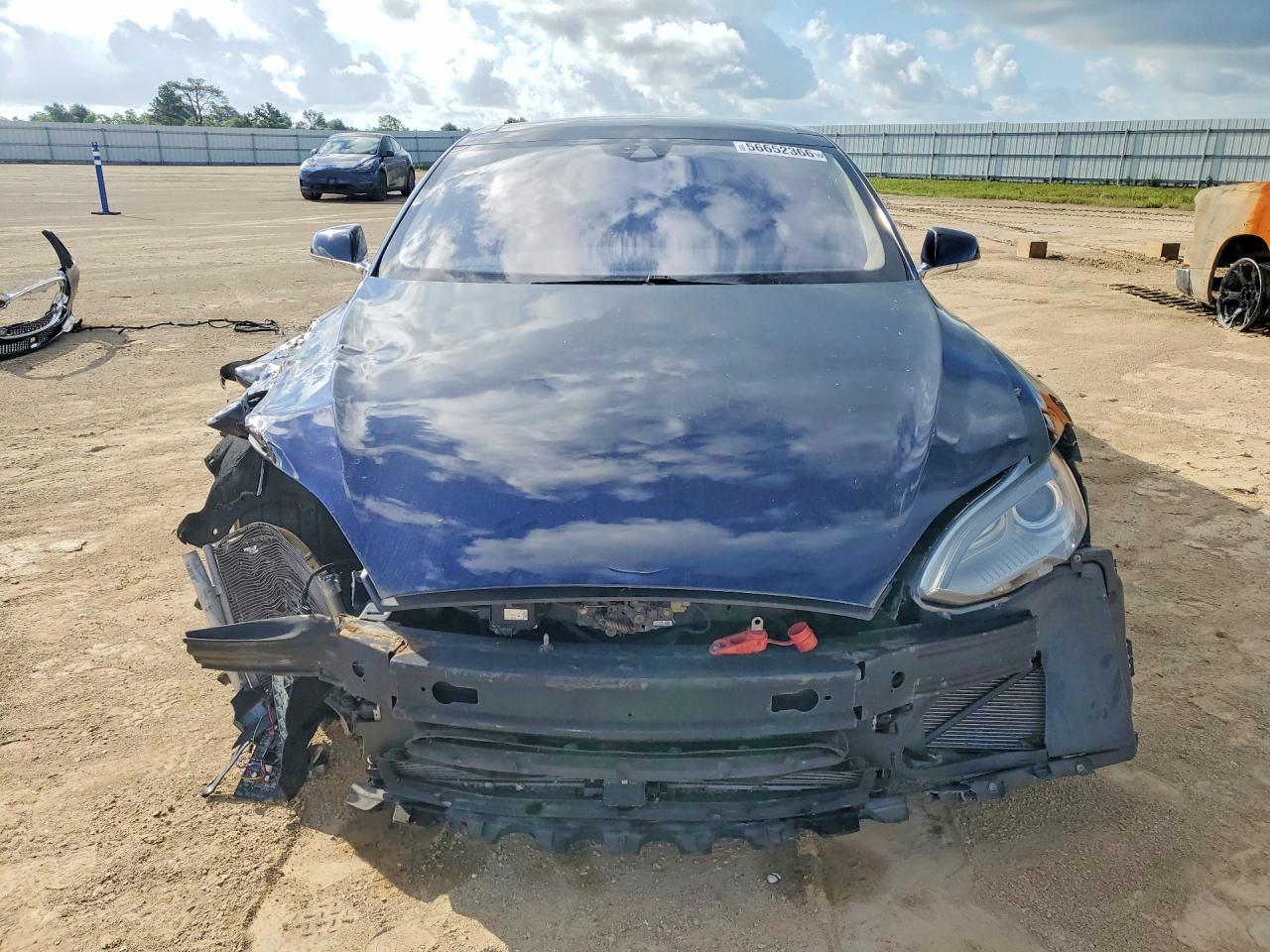 2015 Tesla Model S 70D - Image 5