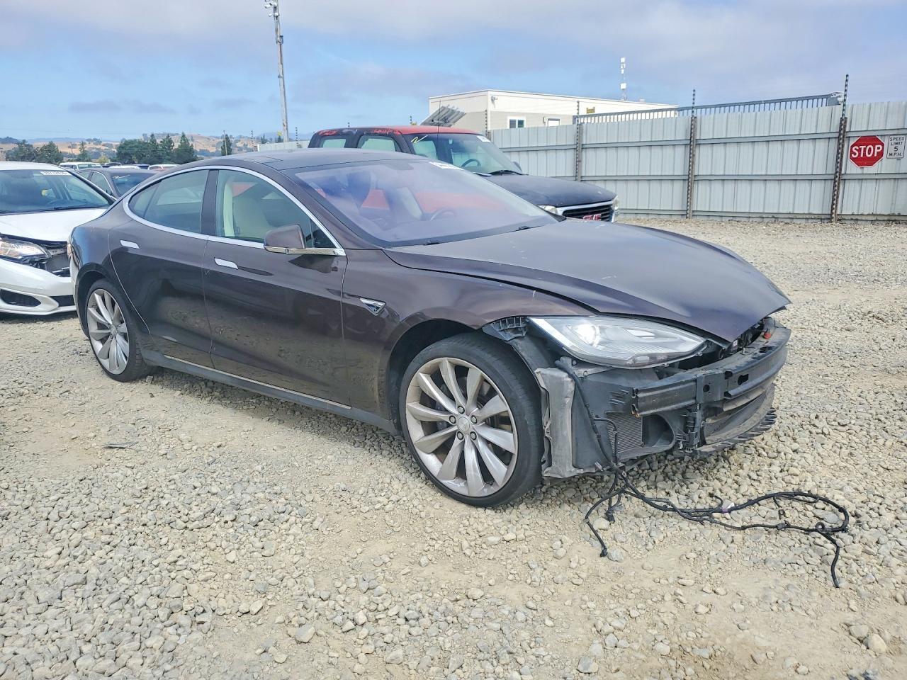 2014 Tesla Model S - Image 4