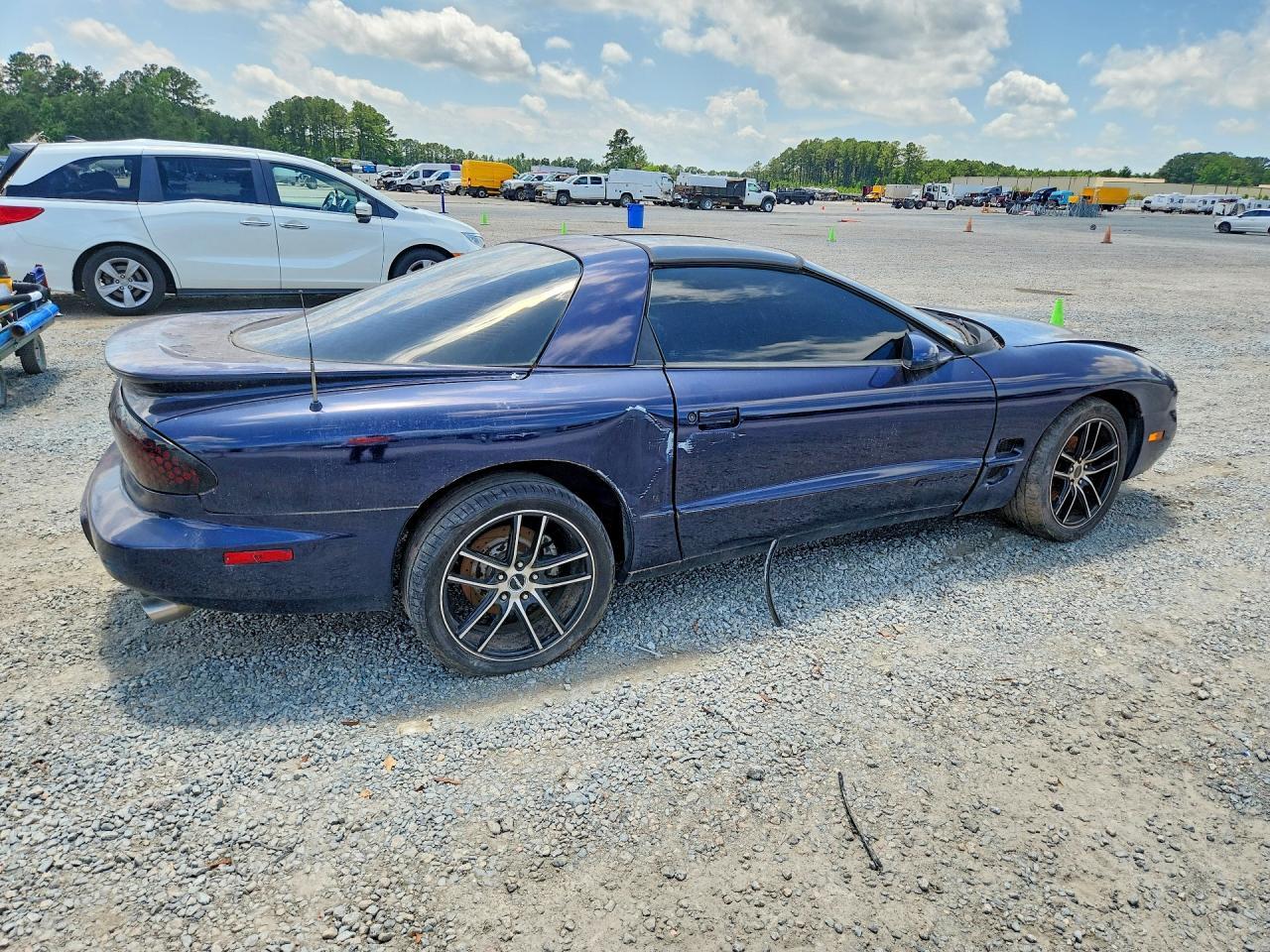 1998 Pontiac Firebird - Image 3