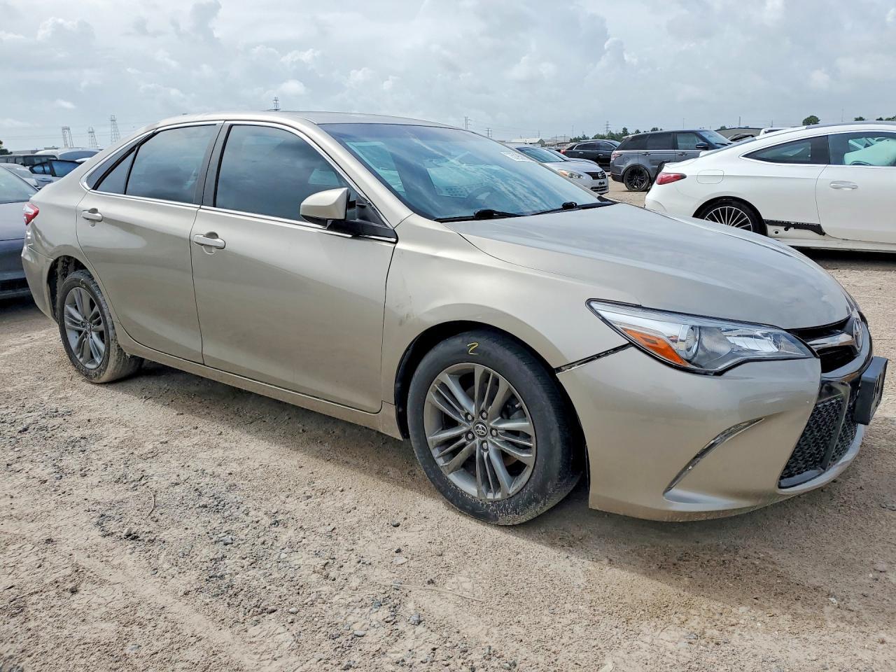 2017 Toyota Camry Se - Image 4