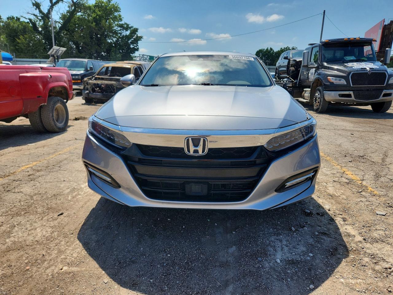 2018 Honda Accord Touring Hybrid - Image 5
