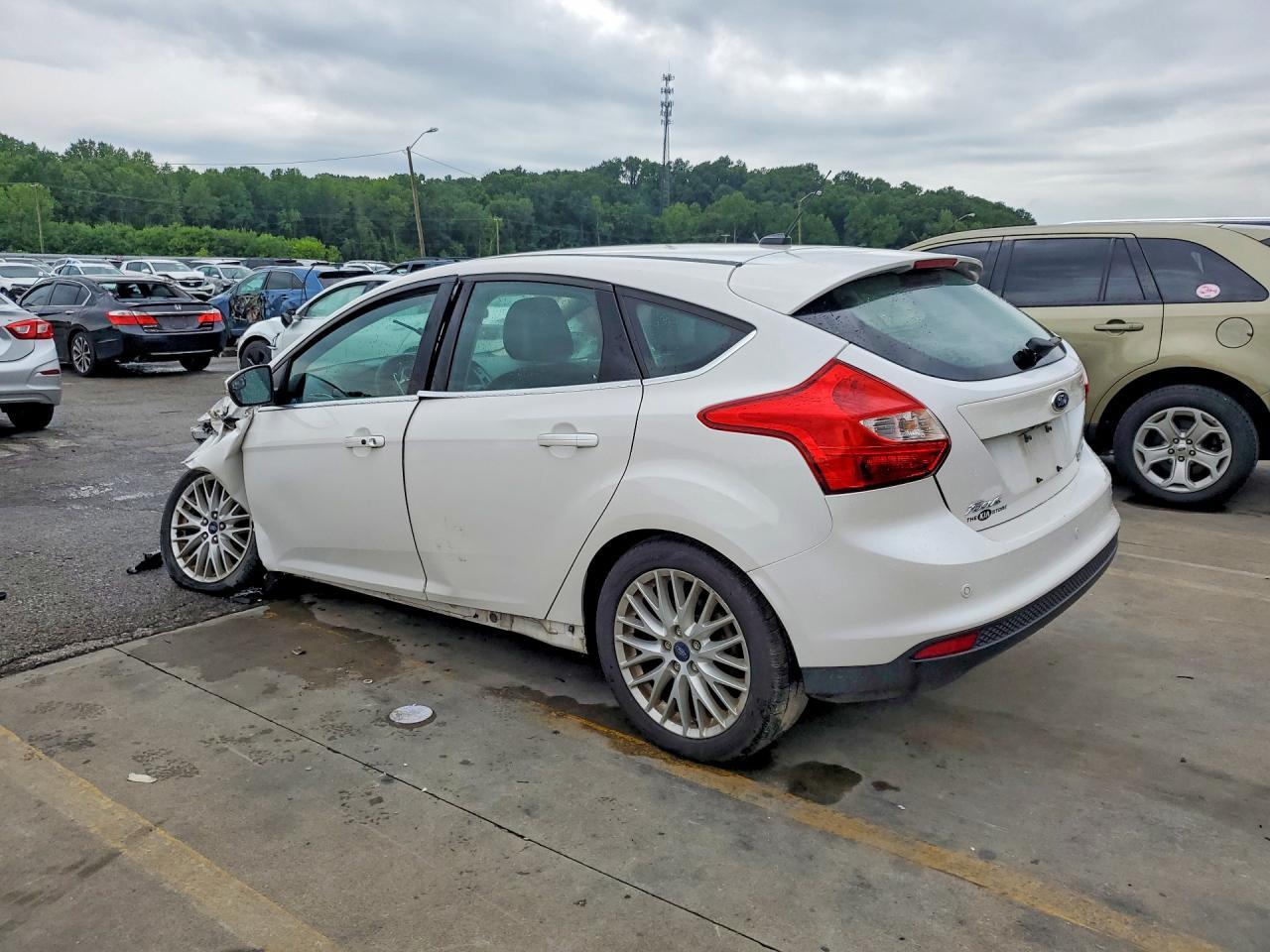 2014 Ford Focus Titanium - Image 2