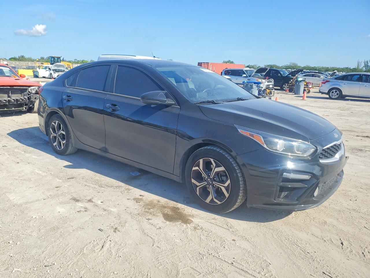 2019 Kia Forte Lxs - Фото 4