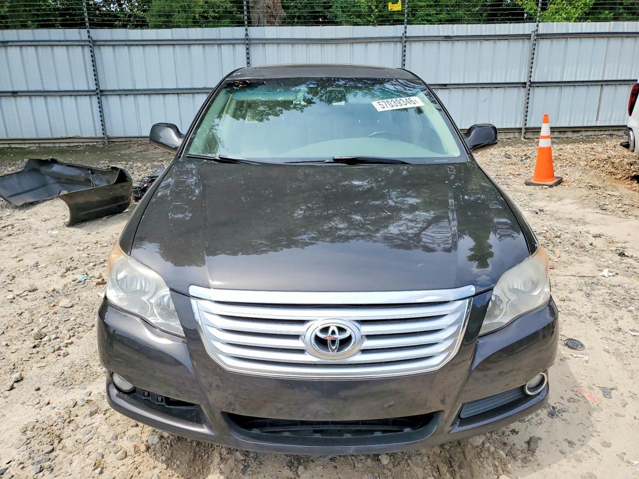 2010 Toyota Avalon Limited - Image 5