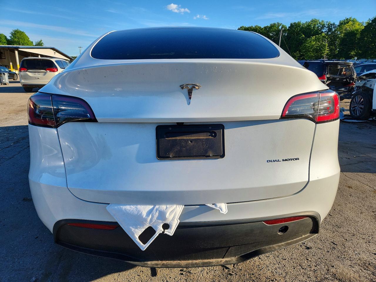 2023 Tesla Model Y - Фото 6