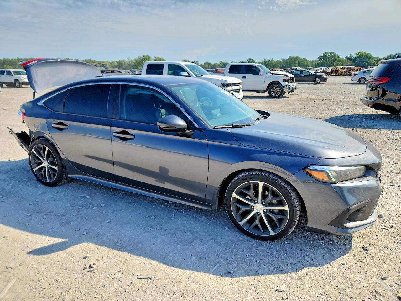 2023 Honda Civic Touring - Image 4