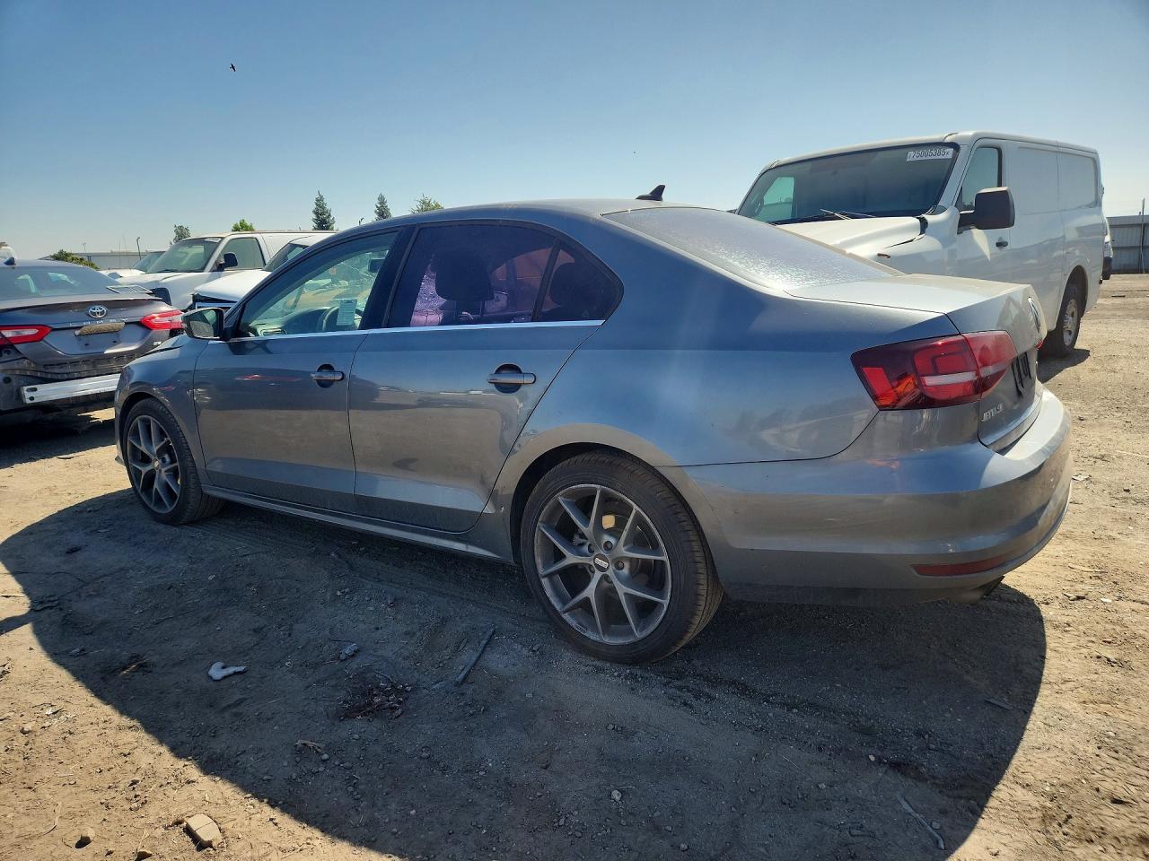 2017 Volkswagen Jetta Se - Фото 2
