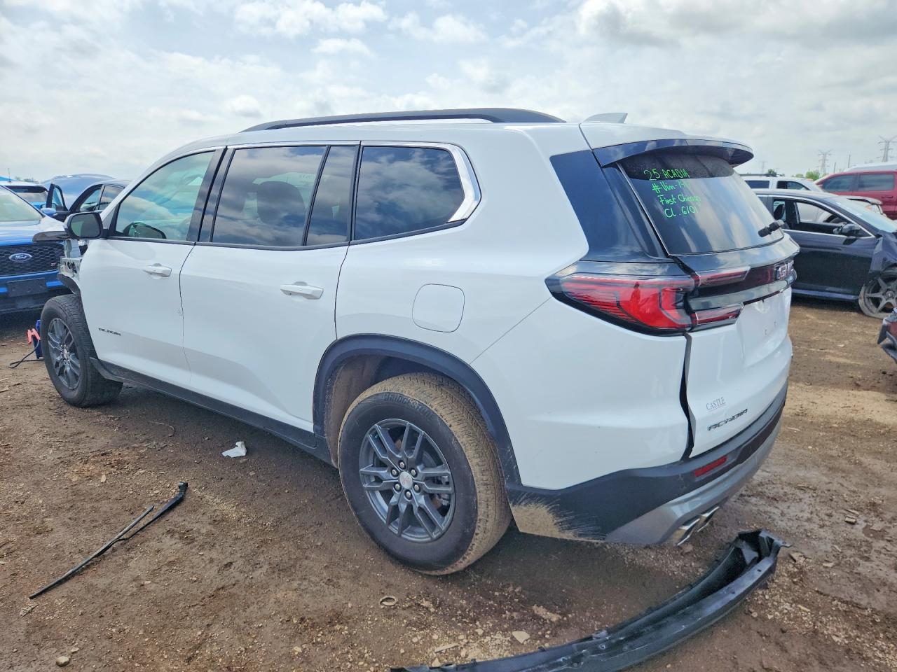 2025 GMC Acadia Elevation - Фото 2
