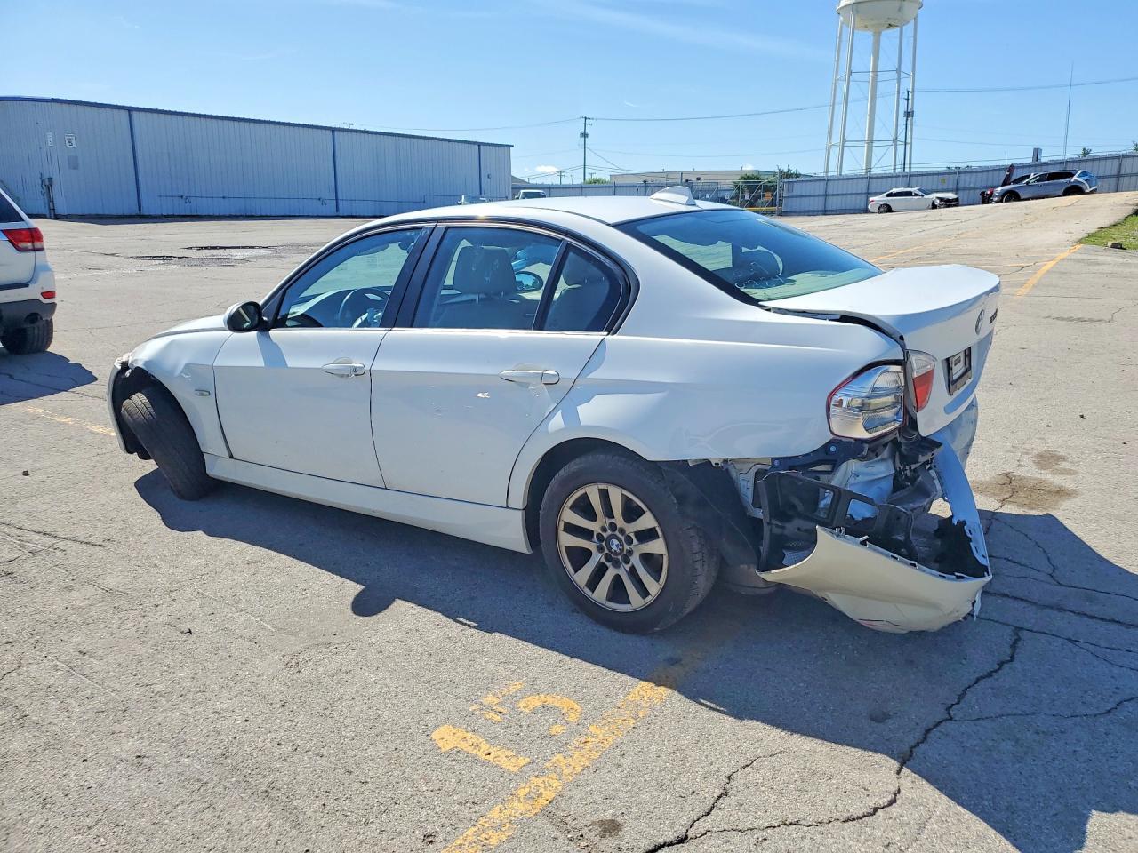 2007 BMW 328 Xi - Image 2