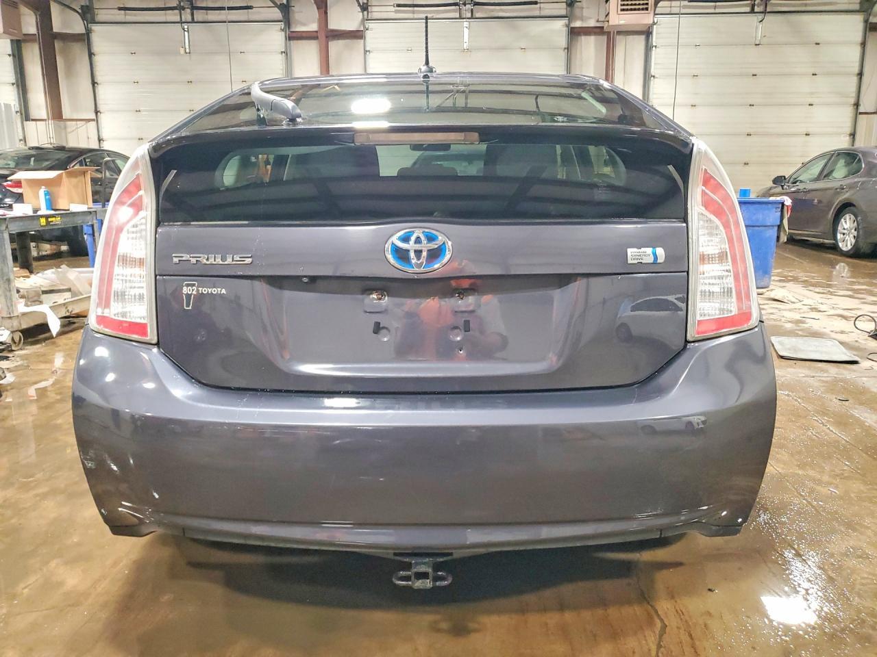 2012 Toyota Prius Three - Image 6