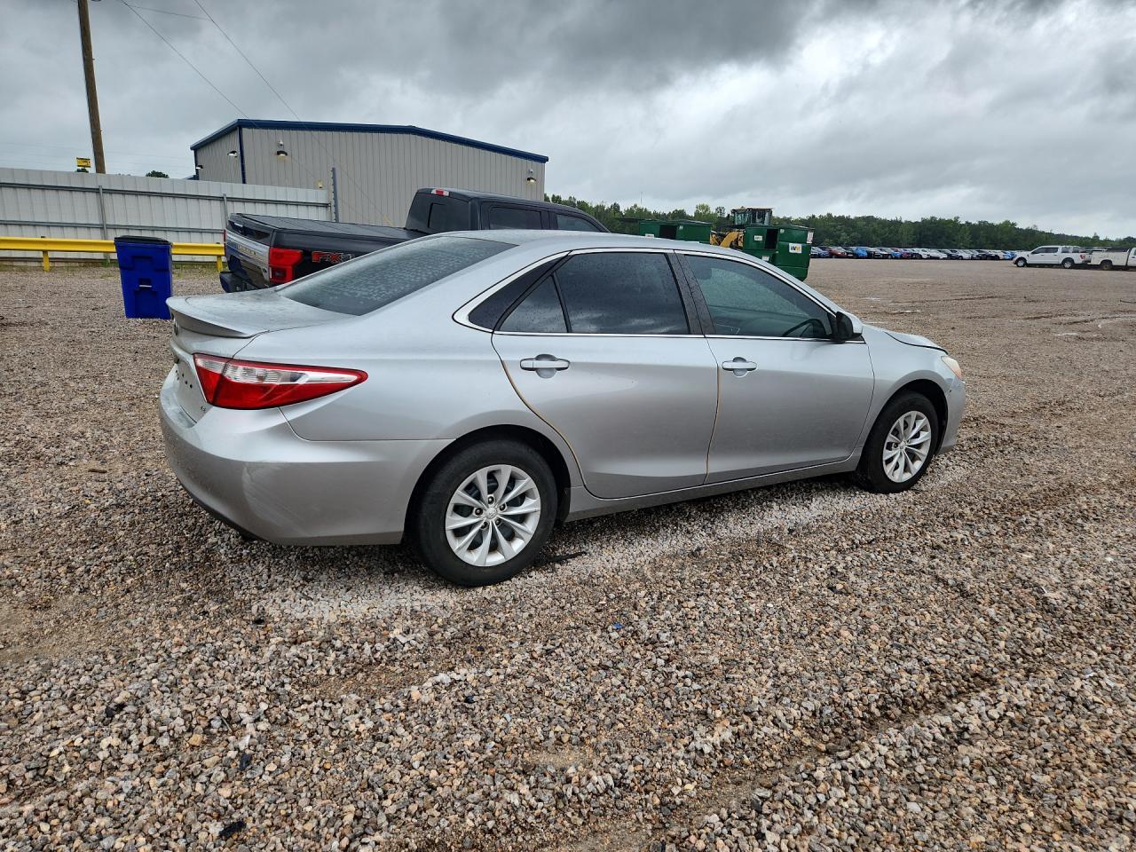 2017 Toyota Camry Le - Image 3
