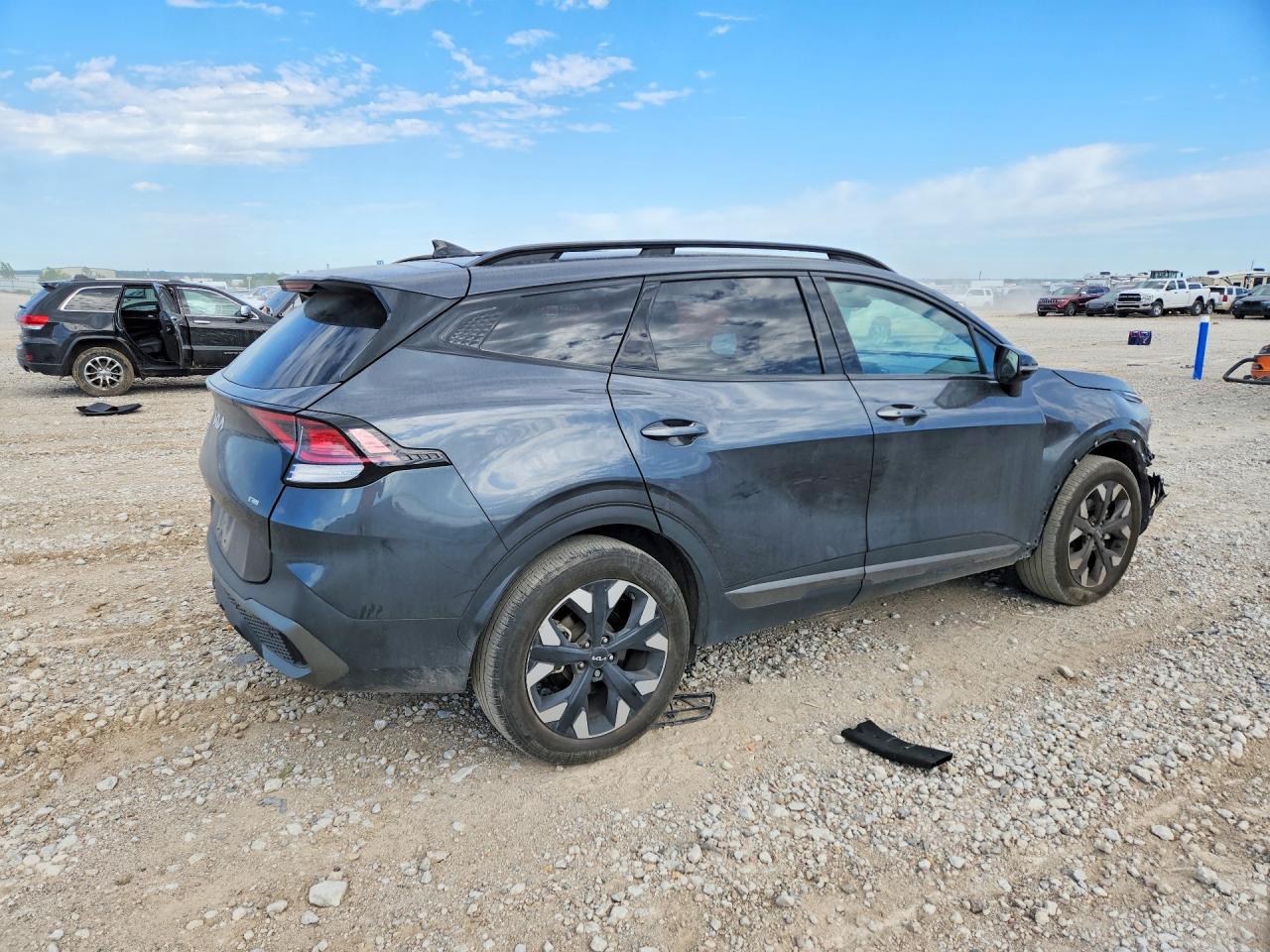 2024 Kia Sportage X Line - Image 3