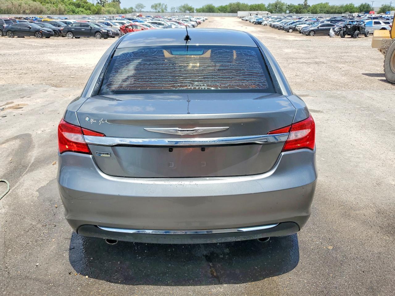 2013 Chrysler 200 Touring - Фото 6