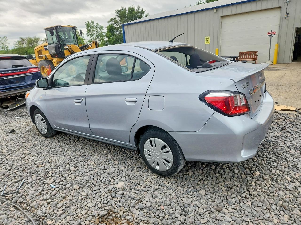 2023 Mitsubishi Mirage G4 Es/G4 Le/G4 Black Edition - Image 2