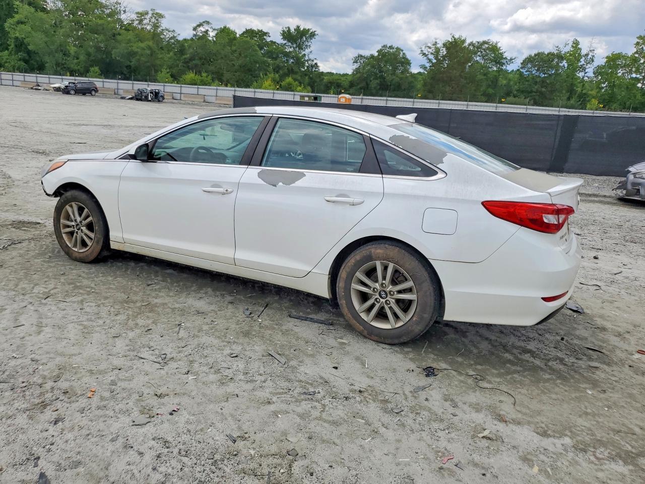 2017 Hyundai Sonata Se - Image 2