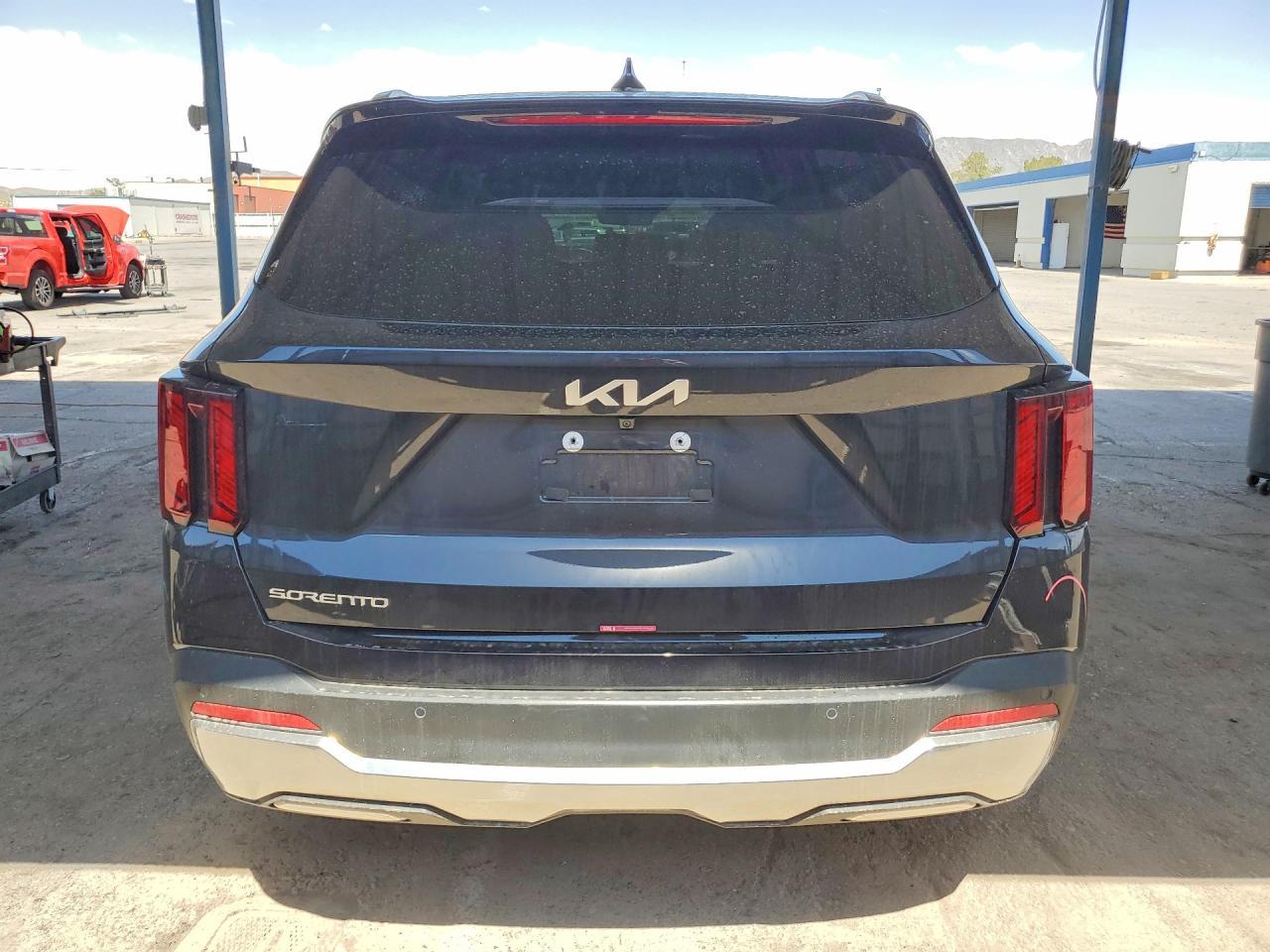2025 Kia Sorento S - Фото 6