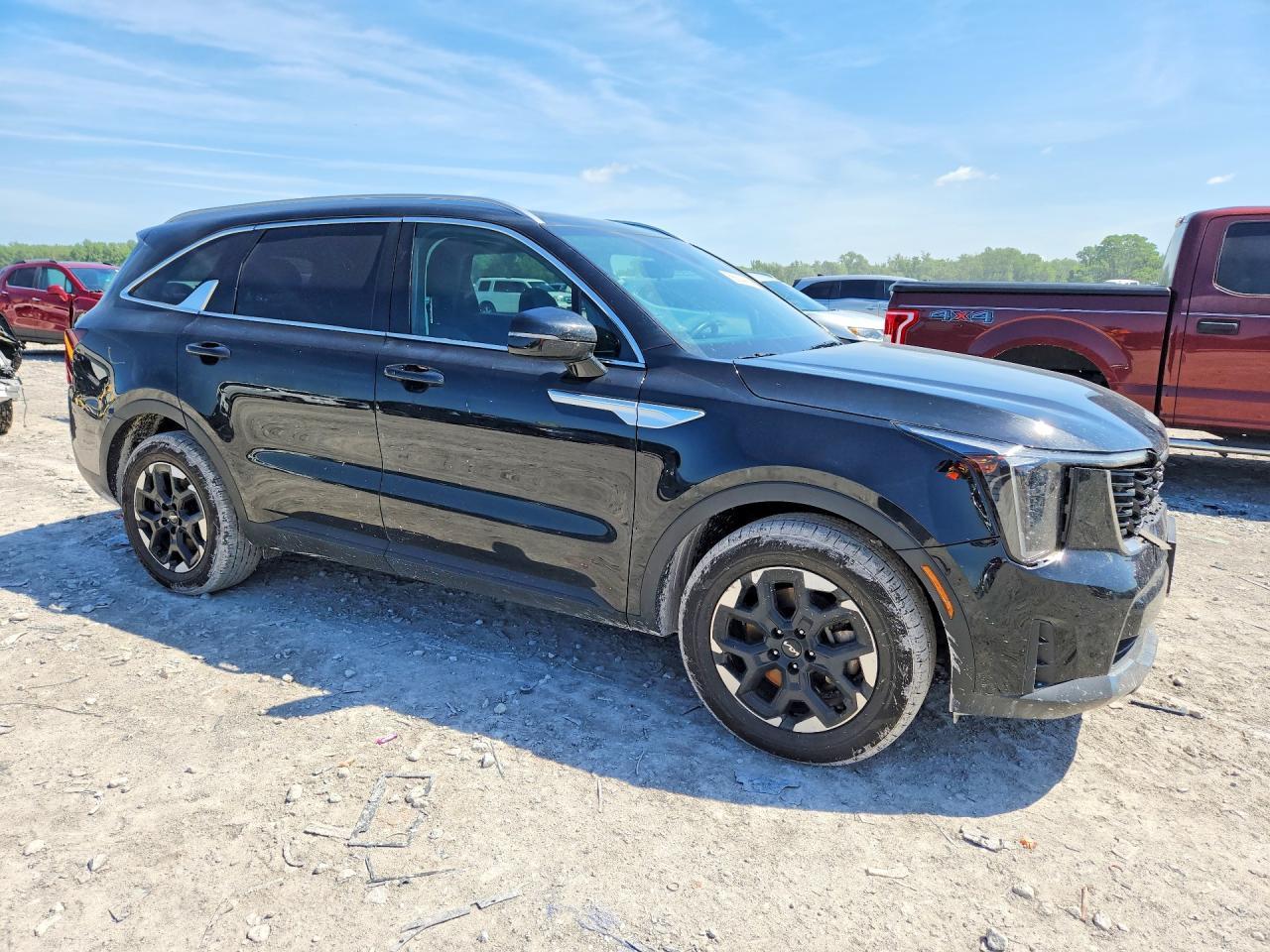 2025 Kia Sorento S - Фото 4