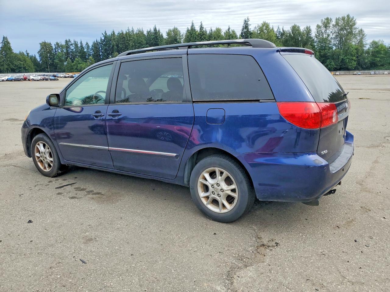 2007 Toyota Sienna Xle Limited 7-Passenger - Image 2