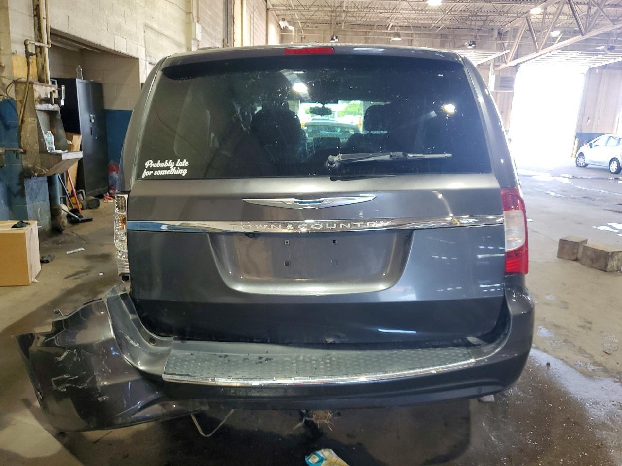 2014 Chrysler Town & Country Touring L - Фото 6