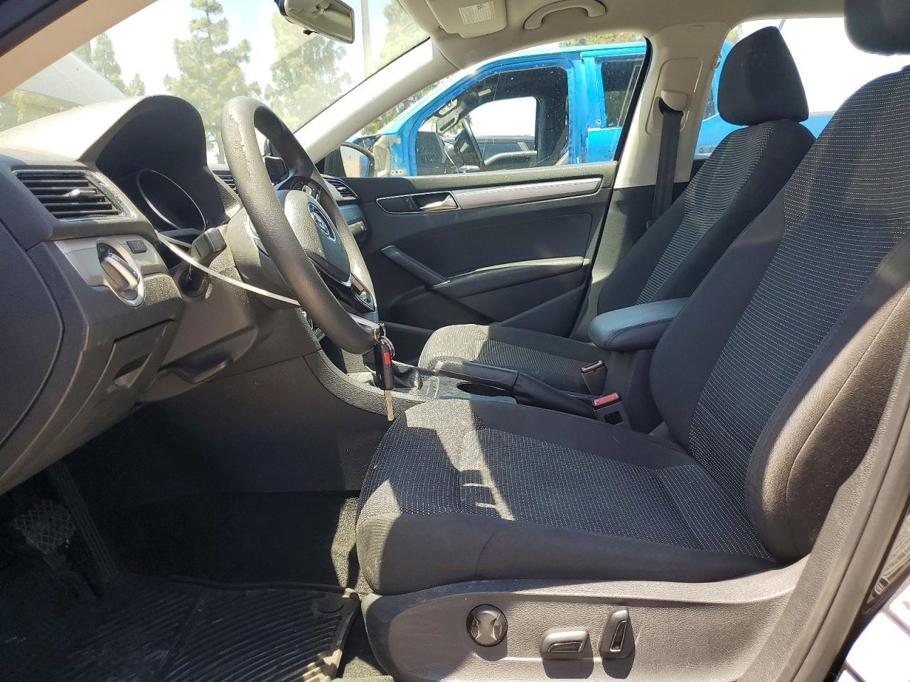 2018 Volkswagen Passat S - Image 7