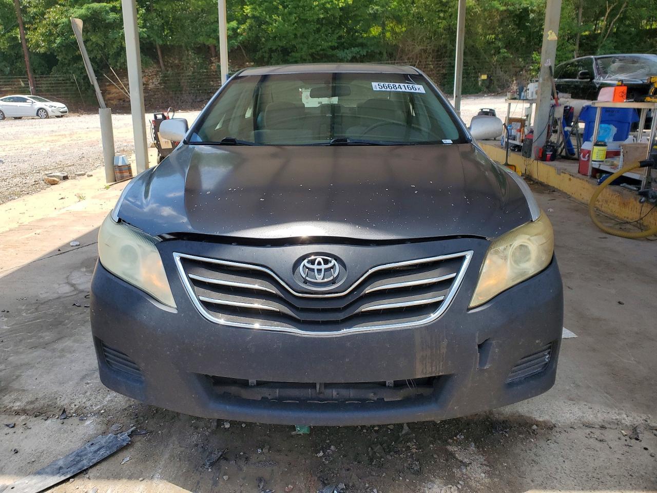 2010 Toyota Camry Le - Image 5