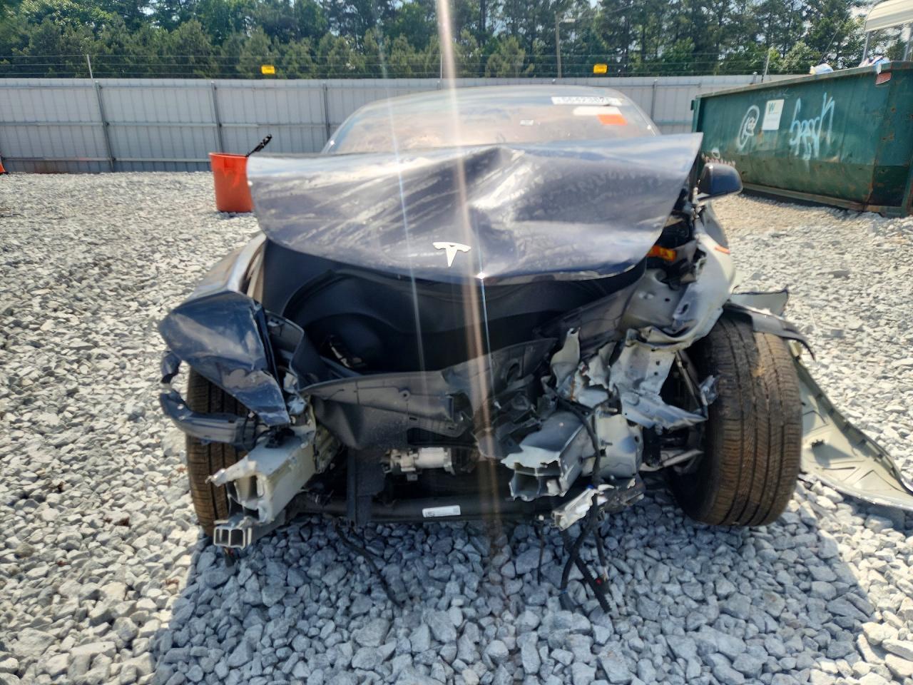 2025 Tesla Model 3 - Фото 5