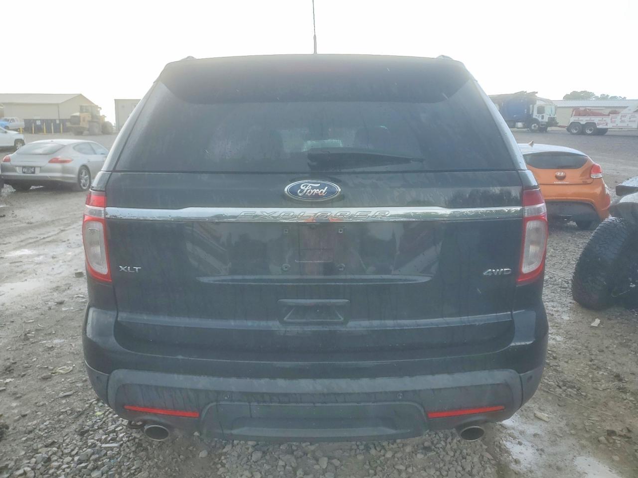 2011 Ford Explorer Xlt - Image 6