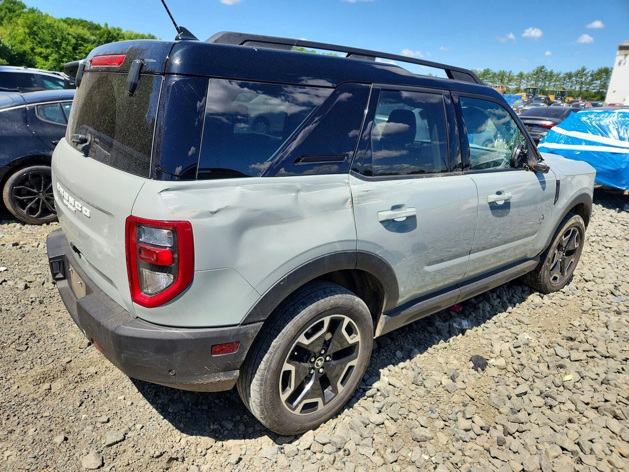 2021 Ford Bronco Sport Outer Banks - Image 3