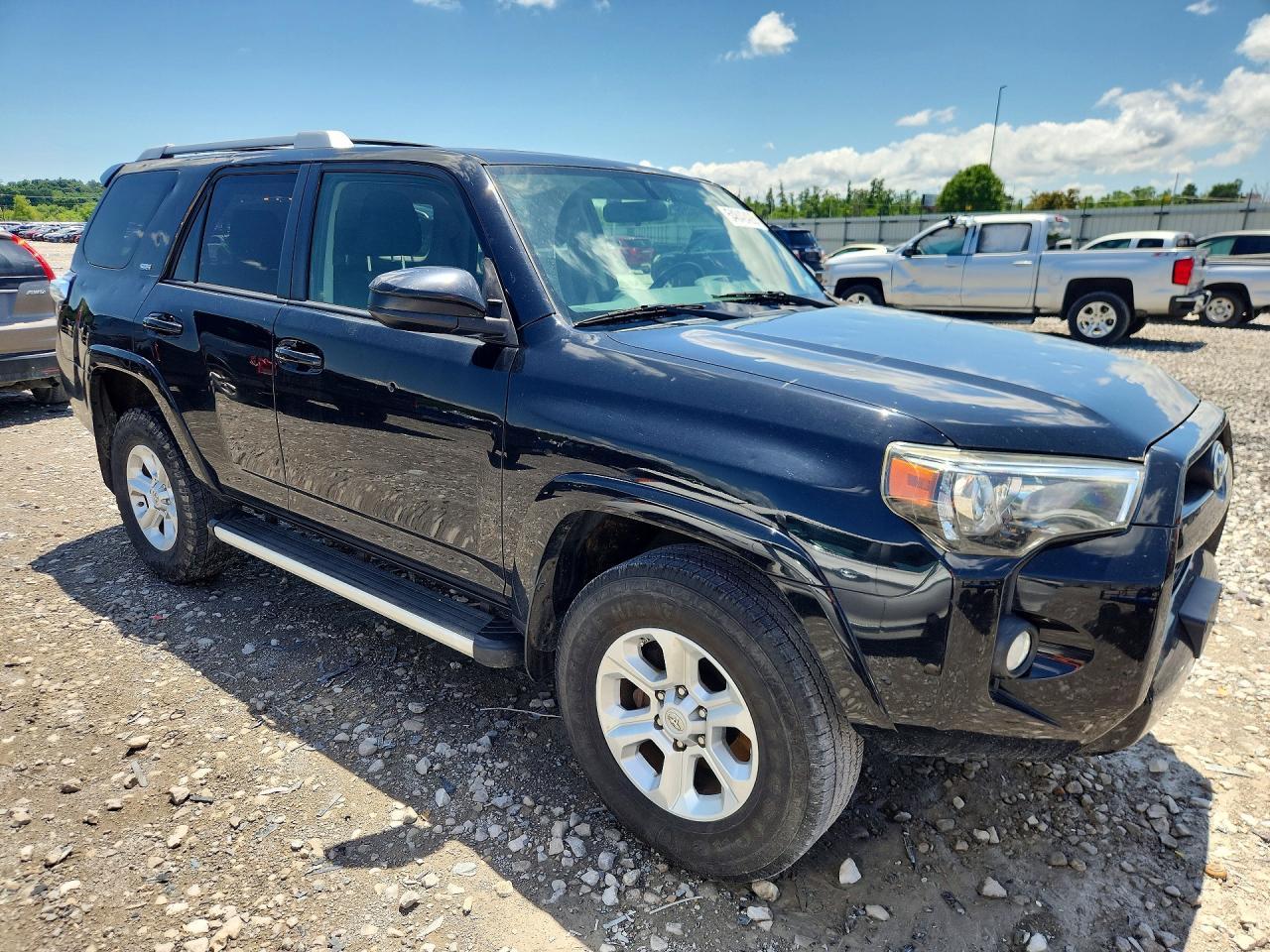 2017 Toyota 4Runner Sr5 - Image 4