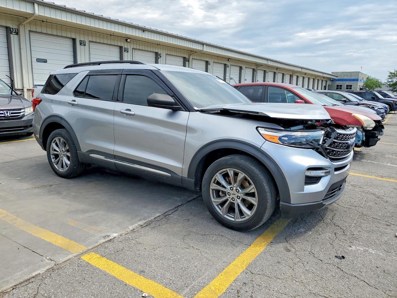 2020 Ford Explorer Xlt - Фото 4