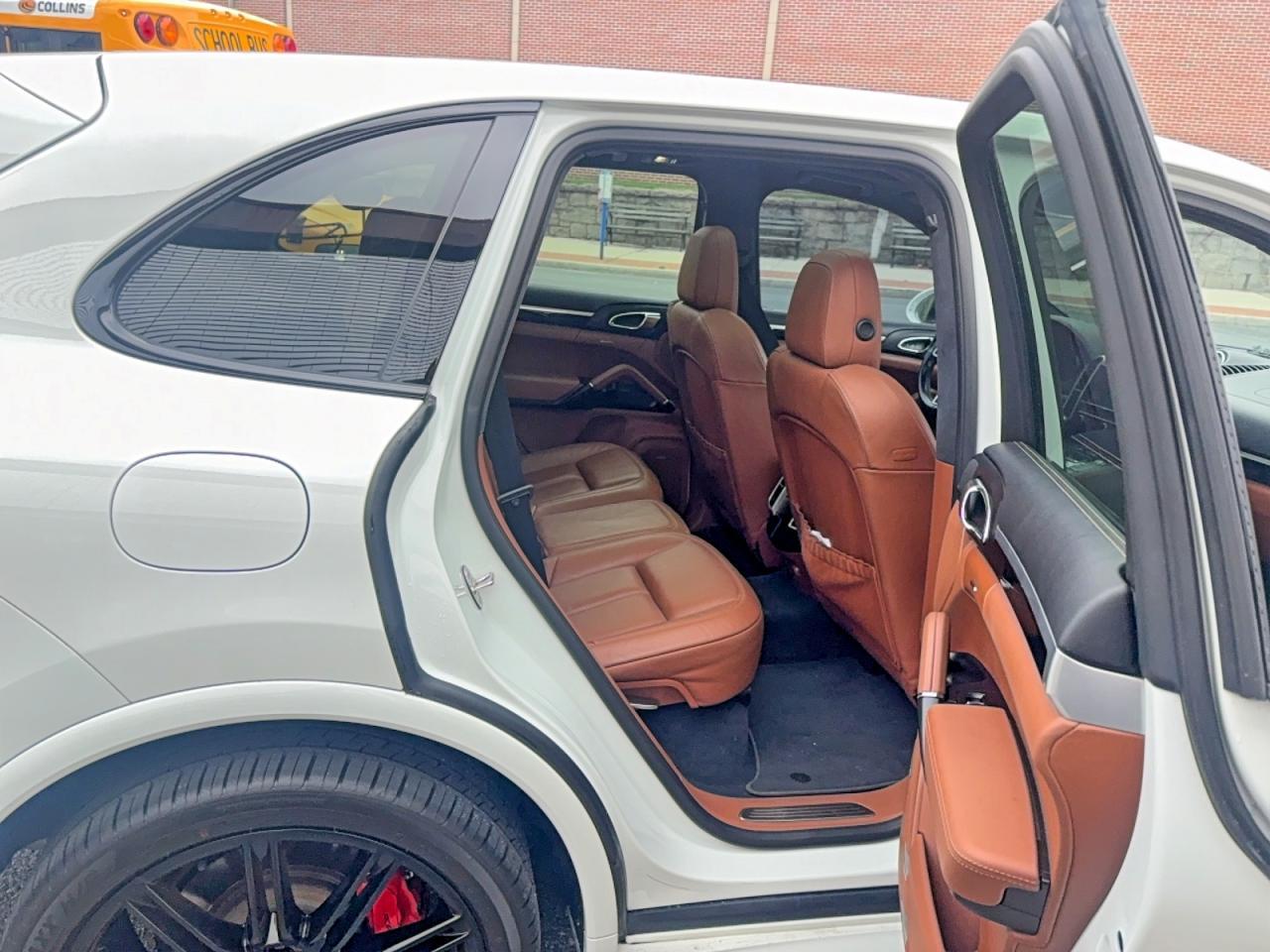 2016 Porsche Cayenne Gts - Image 6