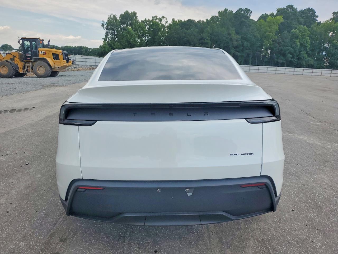 2026 Tesla Model Y - Image 6