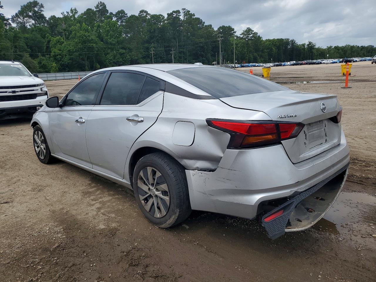 2019 Nissan Altima S - Фото 2