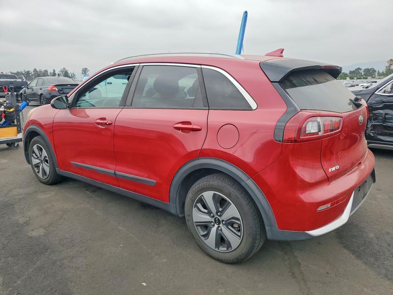 2017 Kia Niro Lx - Фото 2