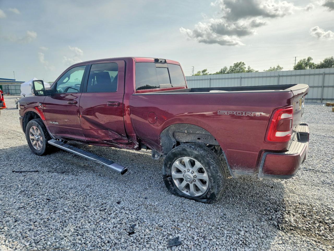 2023 Ram 2500 Laramie - Фото 2