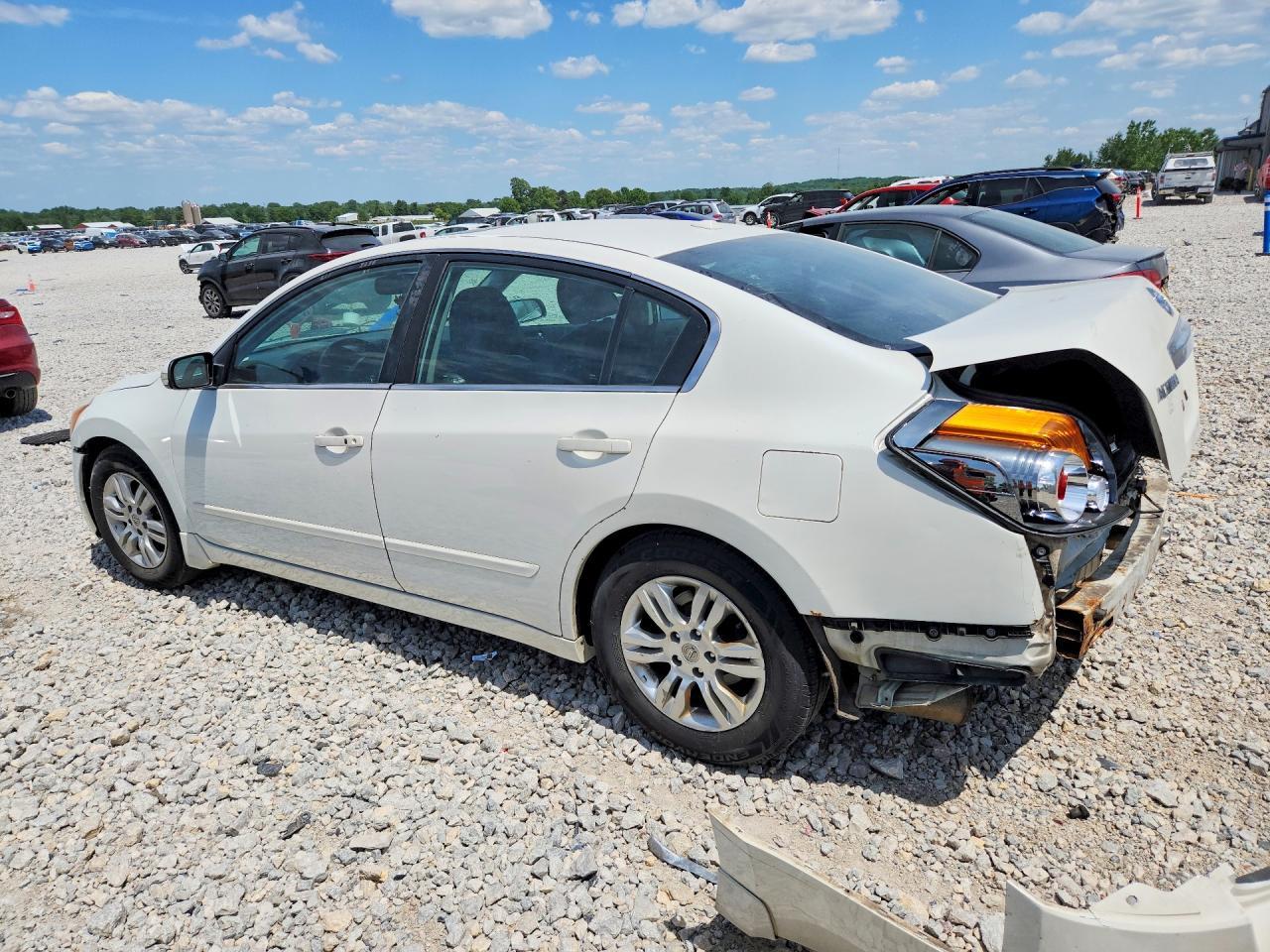 2010 Nissan Altima 2.5 - Фото 2