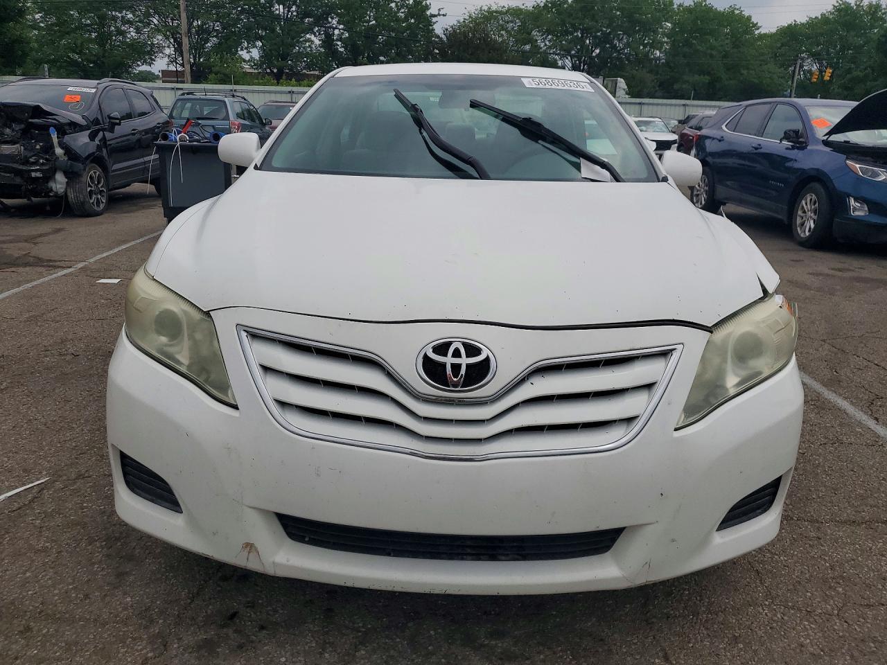 2010 Toyota Camry Le - Image 5