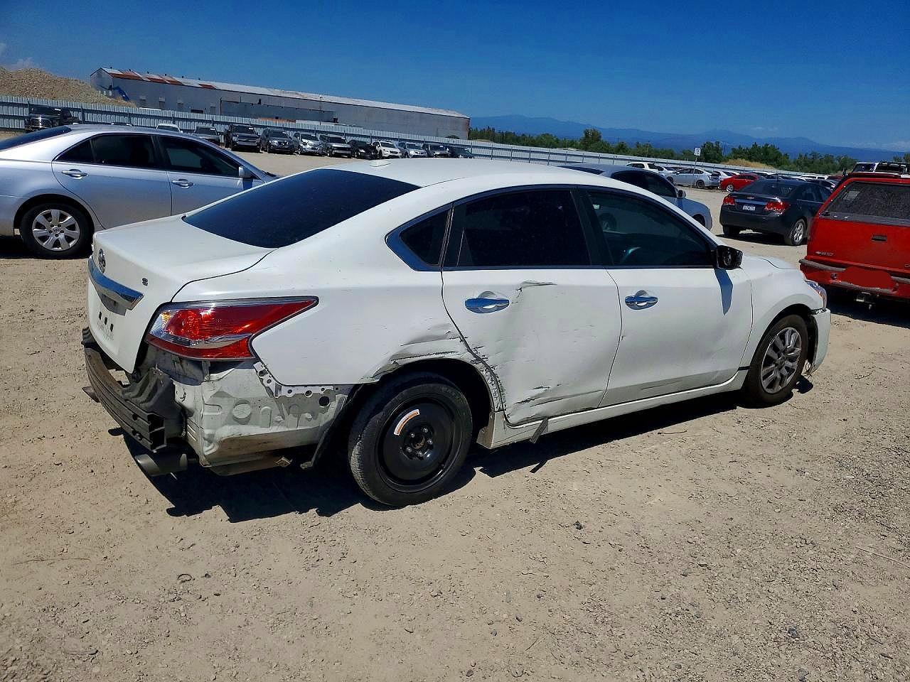 2015 Nissan Altima 2.5 S - Image 3